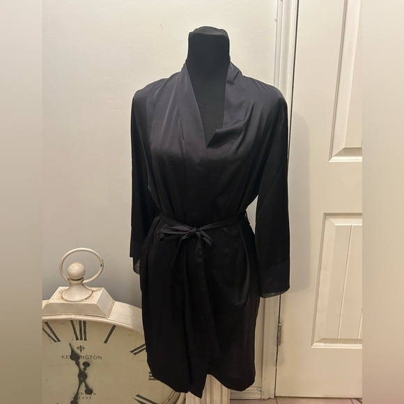 NWOT Stars Above XS/S Black Satin Robe 0214 - Picture 2 of 6